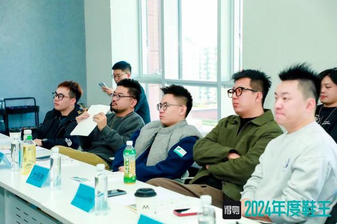 单？是不是只有得物才有底气这么狂千亿球友会首页地表最强年度鞋王榜(图5)