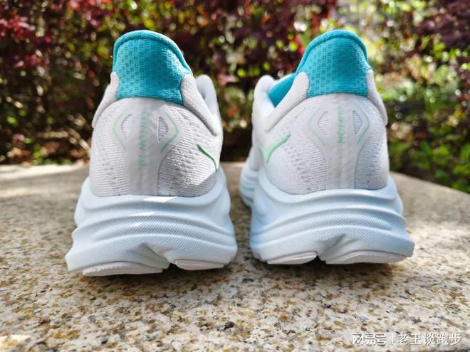 10：恰到好处的卓越跑鞋HOKA CLIFTON(图13)
